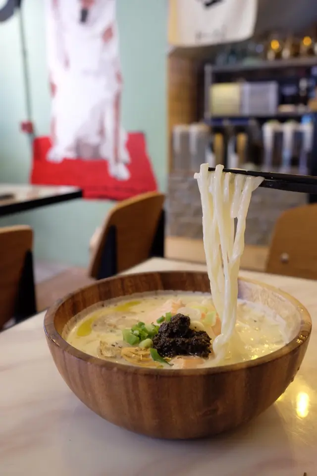 黑松露忌廉海鮮烏冬