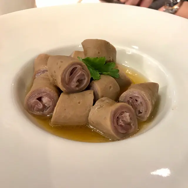 我不吃內臟、試了一口沒有'壓'味，朋友說好吃