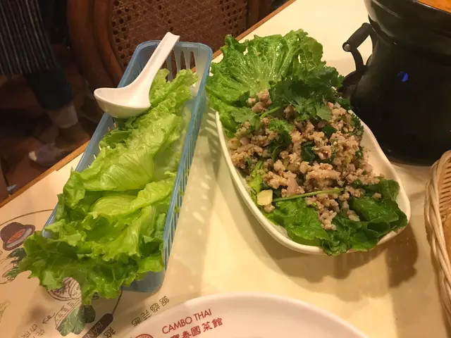 泰式生菜包雞肉碎沙律