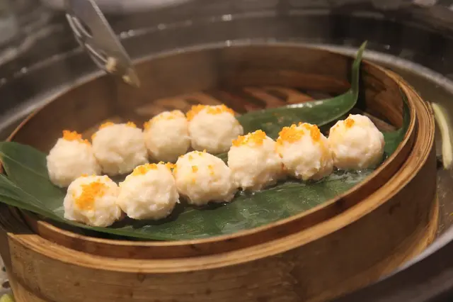 手打墨魚丸