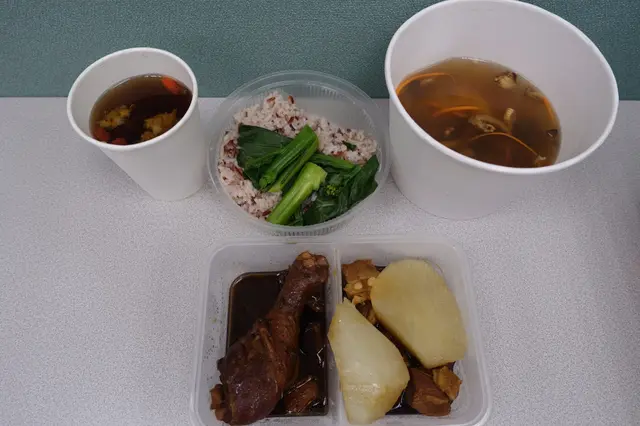 松茸清湯、香蒜黑菇、健康紅米飯