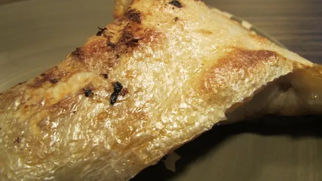 魚皮燒得金黃, 香脆可口