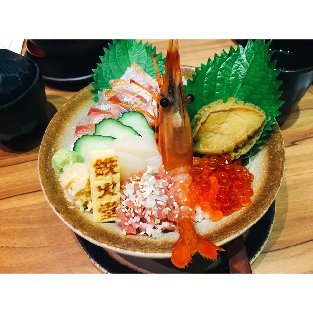 綜合海鮮丼