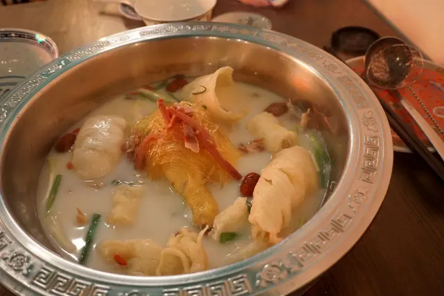 火瞳花膠魚肚雞湯