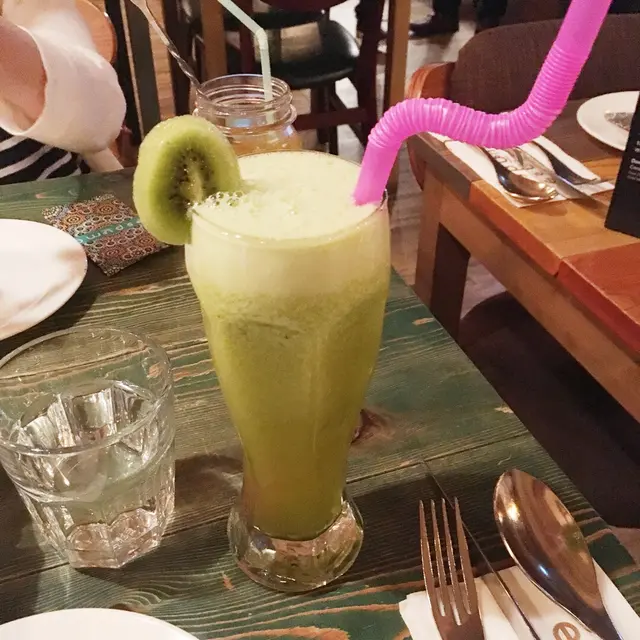 鮮奇異果汁茉莉綠茶