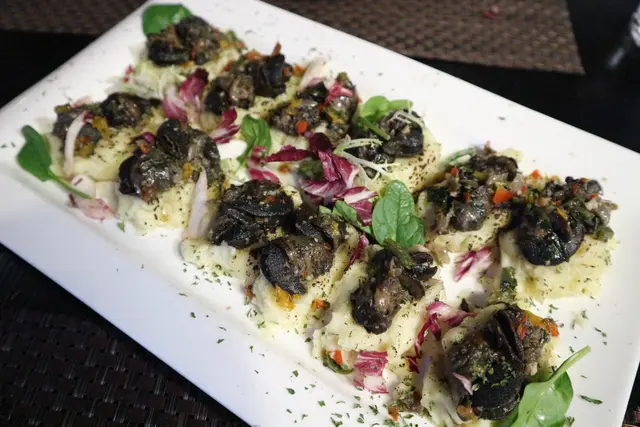 普羅旺斯式白菌田螺伴薯蓉 