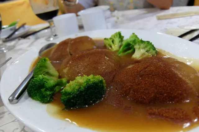 懷舊蝦子柚皮, 極花時間的功夫菜, 灑上精選蝦子, 老朋友眉飛色舞.