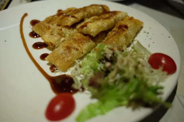 香煎雞軟骨餃子・燒餅醬