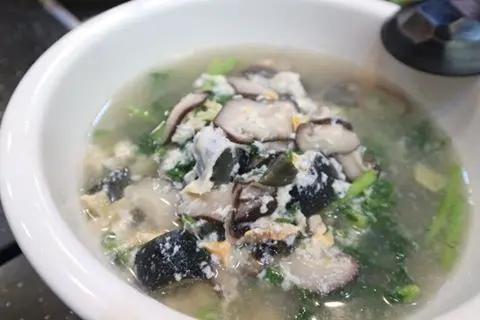 金銀蛋浸時菜