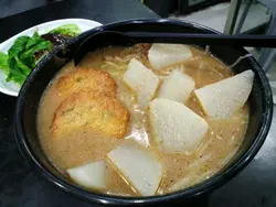 沙嗲蝦餅蘿蔔米線