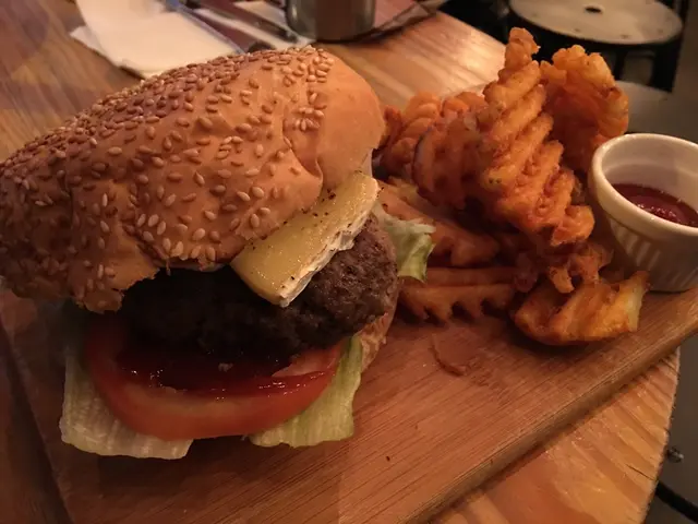 滿滿牛肉味的漢堡