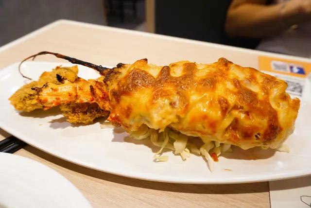 芝士焗龍蝦配日本紫芋餅