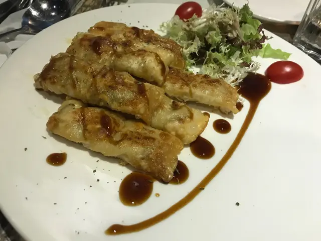 香煎雞軟骨餃子•燒餅醬