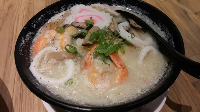 黑松露海鮮牛乳湯烏冬