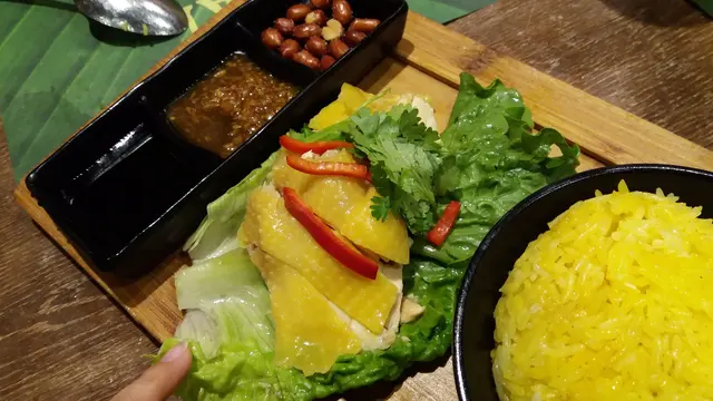 招牌無骨海南雞飯