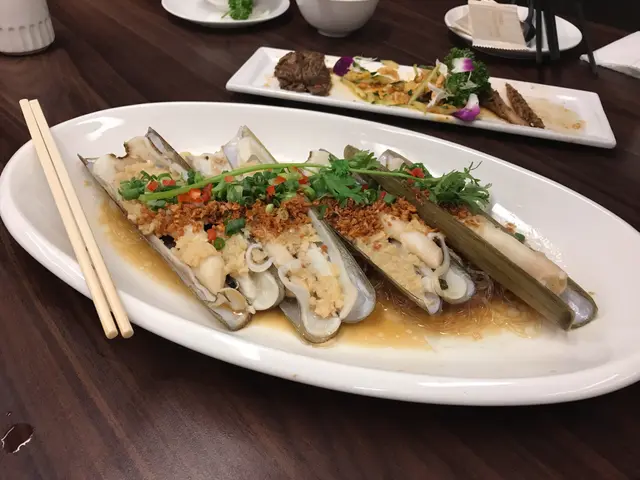 蒜蓉粉絲蒸大蟶子皇