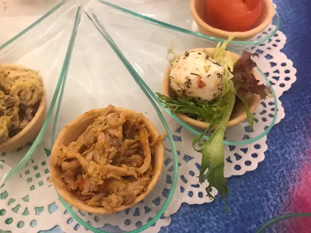 香辣肉絲餡餅及真純芝士餡餅