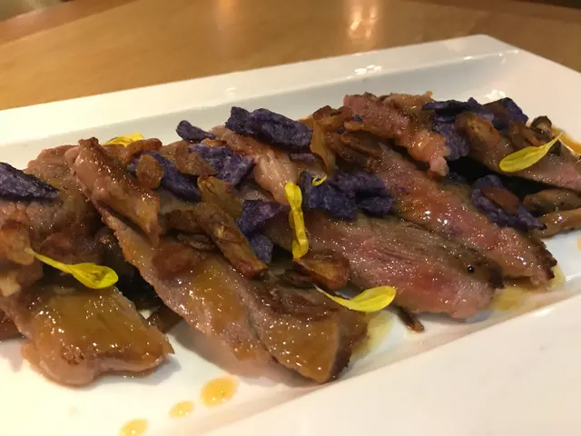 橙薑汁蒜片烤牛排