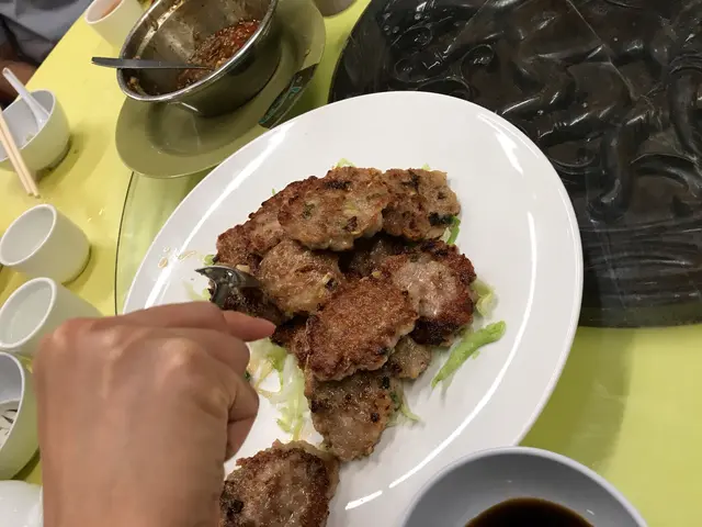 咸魚馬蹄煎肉餅