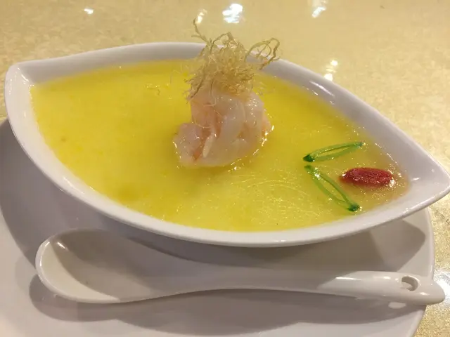 金黃色的外觀相當精緻~😍