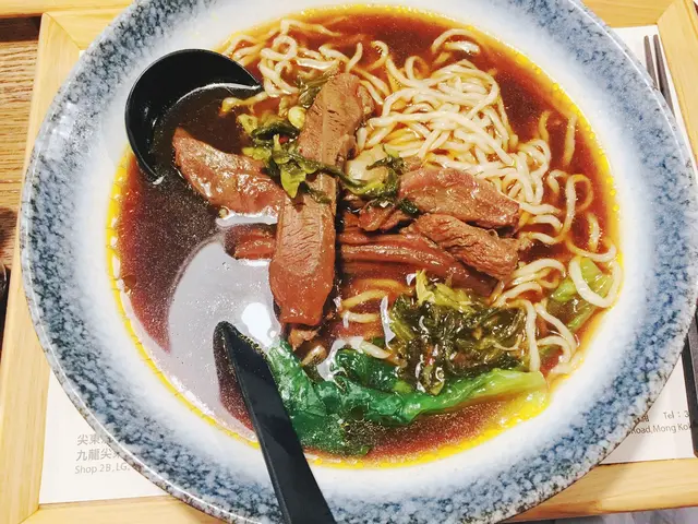 招牌紅燒牛肉麵