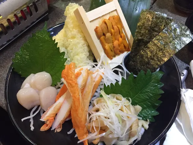 夠三人才可選擇