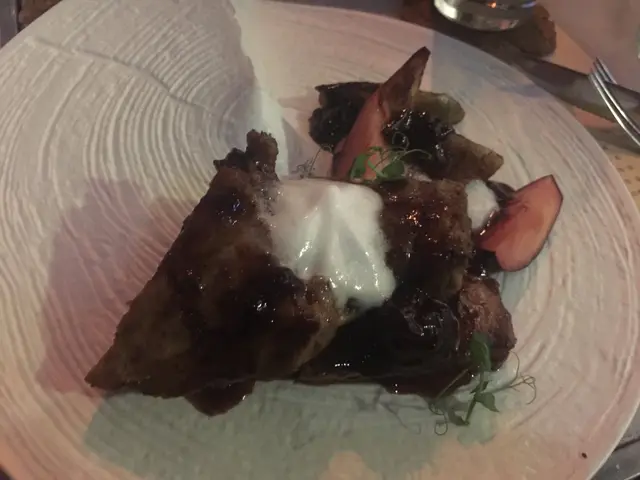 西京燒鱈魚。海膽汁燒蠔。清酒泡。黑芝麻泡