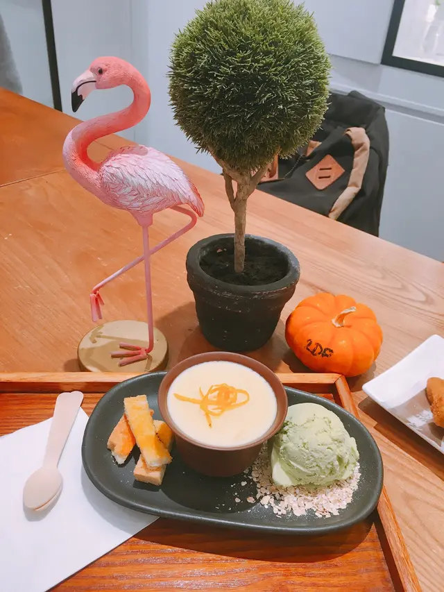 半熟芝士燉蛋伴鐵觀音雪糕