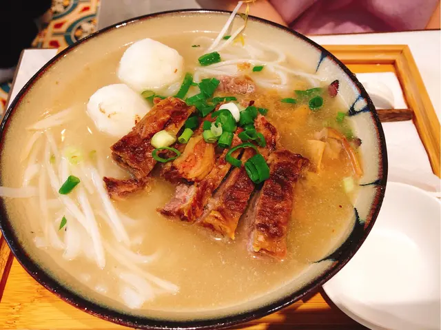 招牌牛爽腩$50+$15墨丸