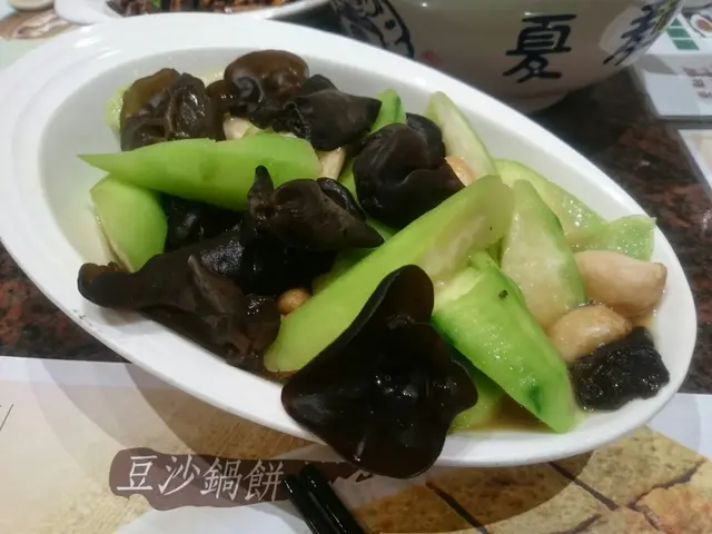 上湯雲耳勝瓜