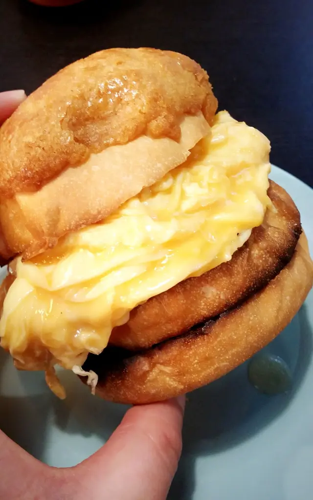味道好夾唔唐突 一試難忘！尼個滑蛋菠蘿包絕對有資格做順興嘅signature！