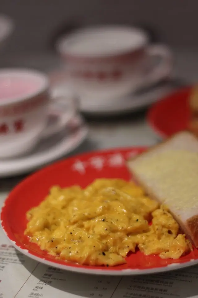 黑松露少滑蛋及牛油方包