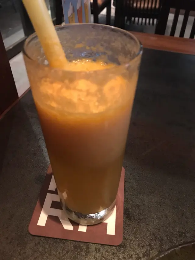 一杯梳打來說,他也太多泡了