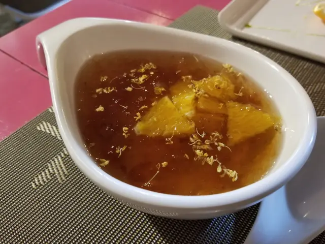 黑冰糖貢棗燉桃膠