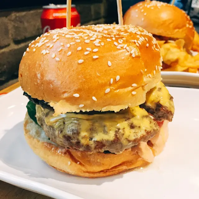 芝士牛肉烤蘑菇漢堡