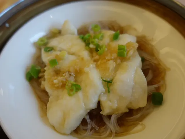 原籠粉絲蒜蓉蒸龍躉球