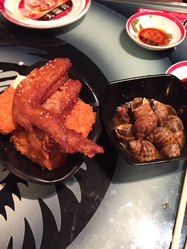 黃金炸生蠔＆芝麻雞翼＆流心一口芝士＆辣酒煮花螺