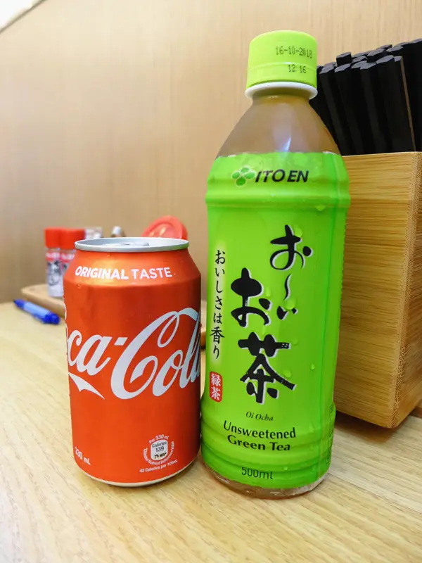 伊藤園綠茶及可樂汽水