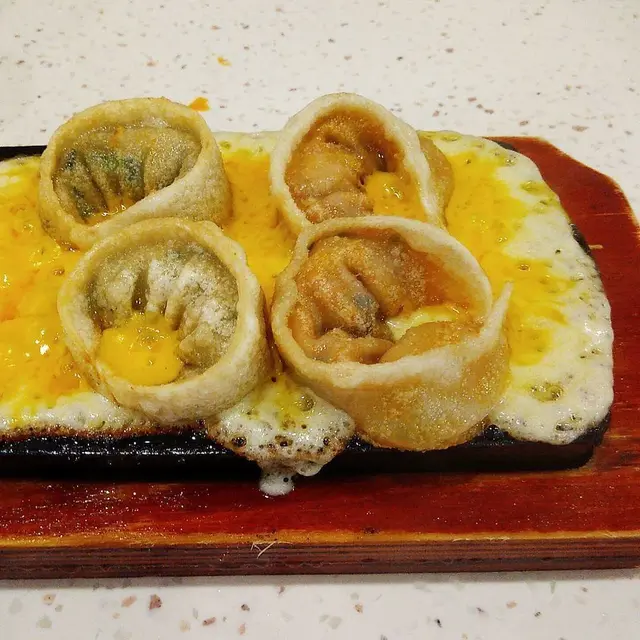 石板芝士拉餃子