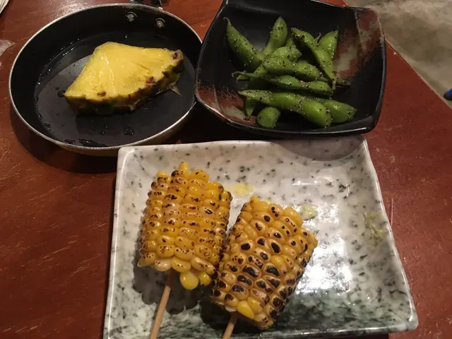 焗薯、枝豆和溫室菠蘿