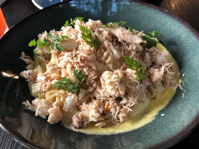 蟹肉粟米蓉爆谷汁意大利粉