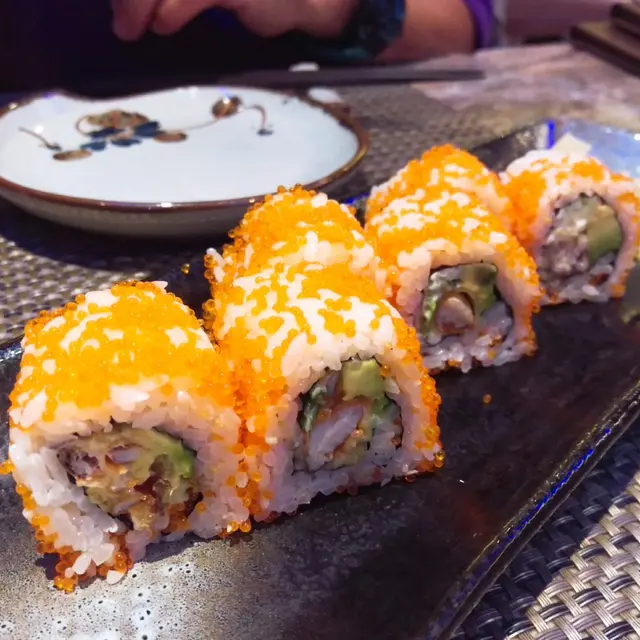 軟殼蟹牛油果卷