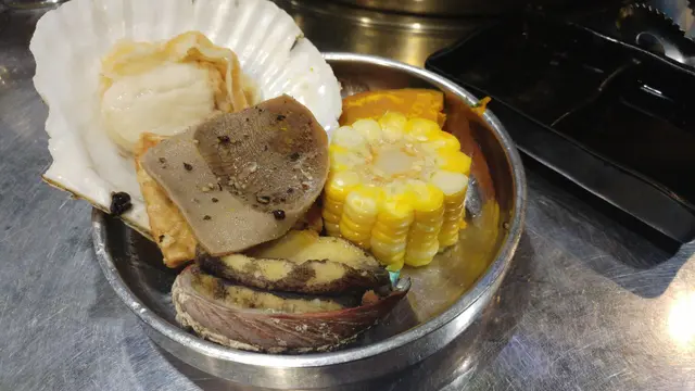鮑魚、厚切黑椒牛脷、元貝、粟米、野菜百葉豆腐、日本南瓜