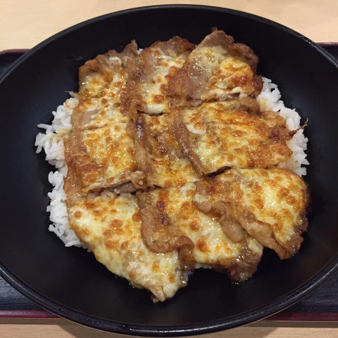 芝士燒牛肉飯 $ 53