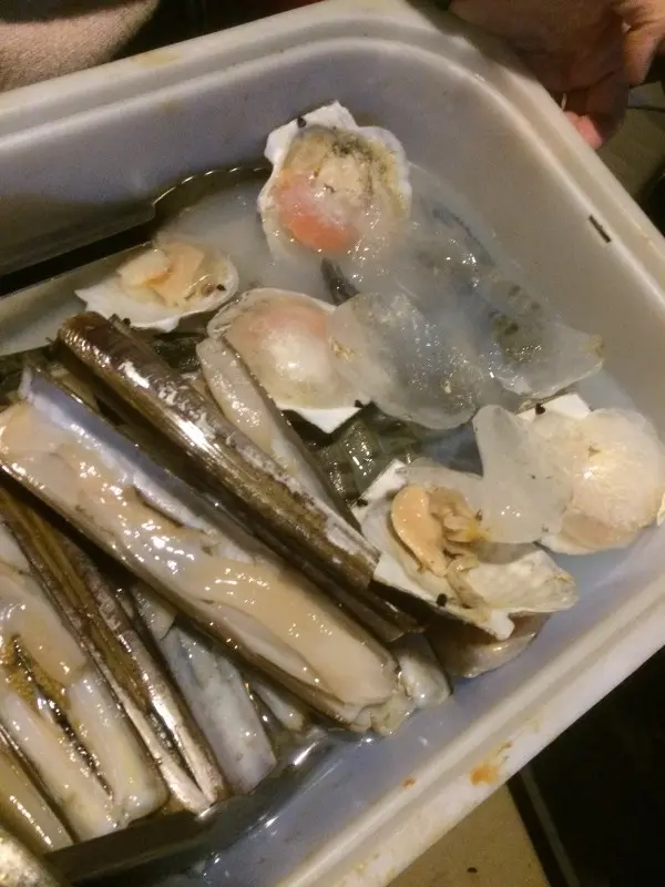 啲海鮮成盤水，啲扇貝有係冰入面