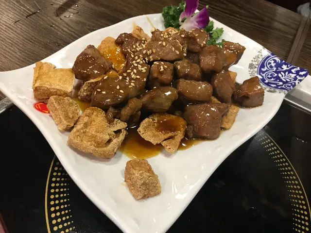 好味，牛肉粒一d唔會韌。炸豆腐加sauce👍🏼