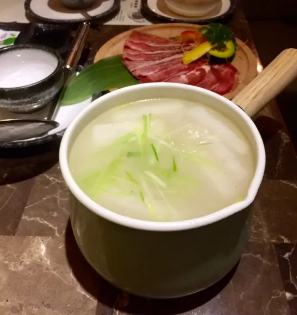 雪濃牛骨湯配牛肉拼盤