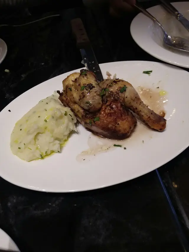 舊同事叫的 "法國焗春雞"