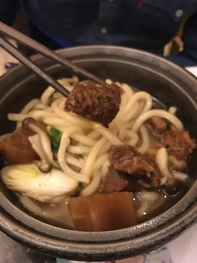 老公話麻麻地，佢話好似蘿白牛腩烏冬，我就覺得味道都ok，蘿白好入味好淋，牛腩我冇食，烏冬好普通，唔彈牙
