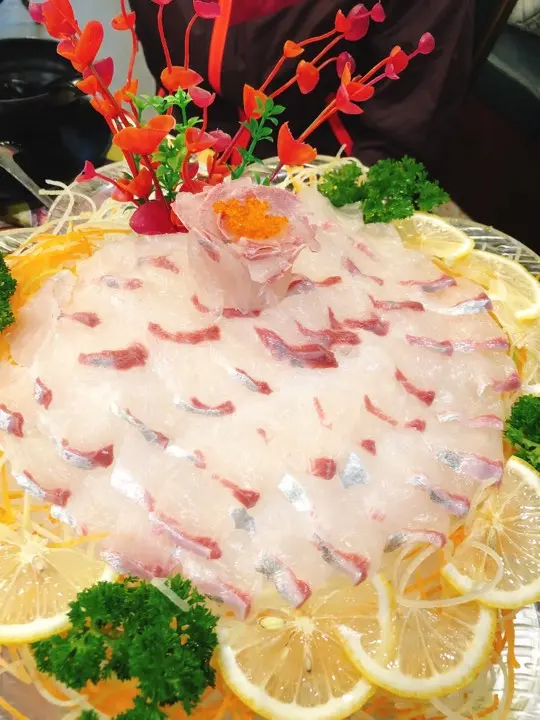 鱆紅魚刺身
